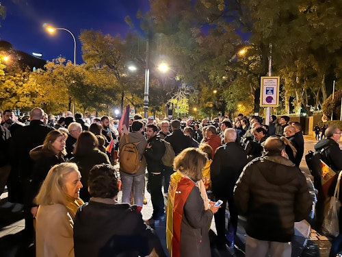 Manifestación en Ferraz hoy en protesta por la ley de amnistía y el pacto PSOE - Junts para la investidura de Pedro Sánchez: última hora y reacciones al acuerdo