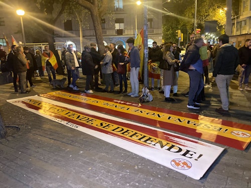 Manifestación en Ferraz hoy en protesta por la ley de amnistía y el pacto PSOE - Junts para la investidura de Pedro Sánchez: última hora y reacciones al acuerdo