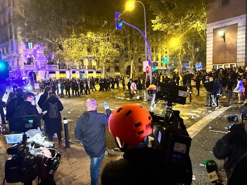 Manifestación en Ferraz hoy en protesta por la ley de amnistía y el pacto PSOE - Junts para la investidura de Pedro Sánchez: última hora y reacciones al acuerdo