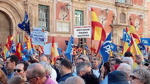 López Miras sostiene que «la democracia española está en peligro» e insta a «una respuesta serena y firme»