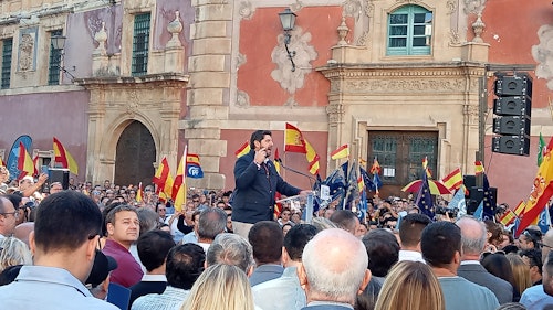 López Miras sostiene que «la democracia española está en peligro» e insta a «una respuesta serena y firme»