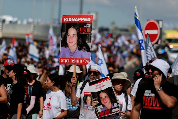 Famílias de reféns continuam marcha de Tel Aviv a Jerusalém