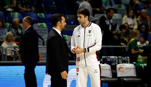 El Unicaja gana con autoridad al Covirán Granada (92-70)