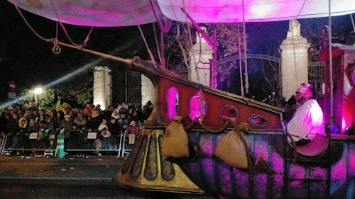 Los Reyes Magos cierran su multitudinaria visita a Valladolid