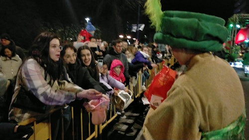 Los Reyes Magos cierran su multitudinaria visita a Valladolid