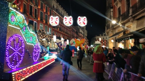 Los Reyes Magos cierran su multitudinaria visita a Valladolid