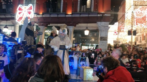 Los Reyes Magos cierran su multitudinaria visita a Valladolid