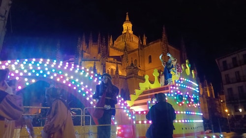 Los Reyes Magos llenan de magia las calles de Segovia