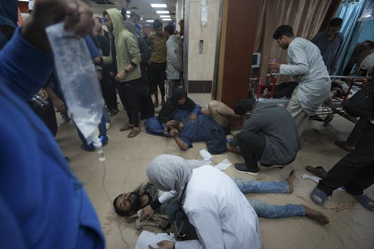درمان مجروحان فلسطینی حملات اسرائیل در بیمارستان القصی در دیرالبلح