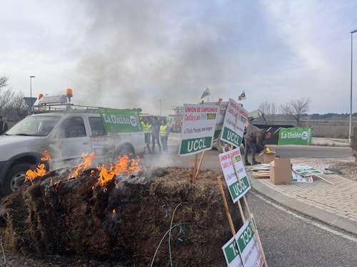 Segundo día de protestas con tractores cortando la A-1 y otras vías de Burgos