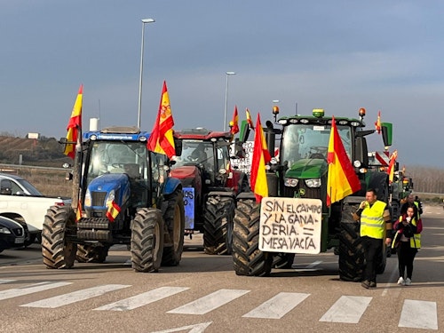Segundo día de protestas con tractores cortando la A-1 y otras vías de Burgos