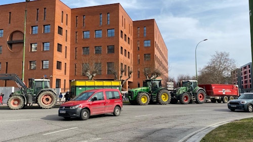 Segundo día de protestas con tractores cortando la A-1 y otras vías de Burgos