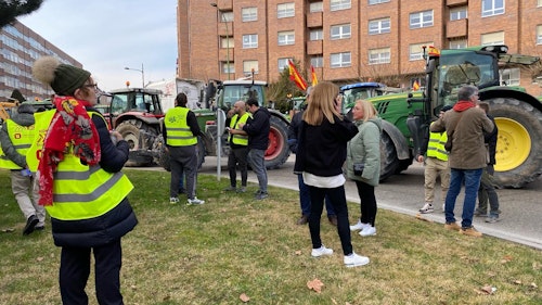 Segundo día de protestas con tractores cortando la A-1 y otras vías de Burgos