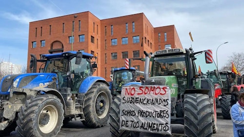 Segundo día de protestas con tractores cortando la A-1 y otras vías de Burgos