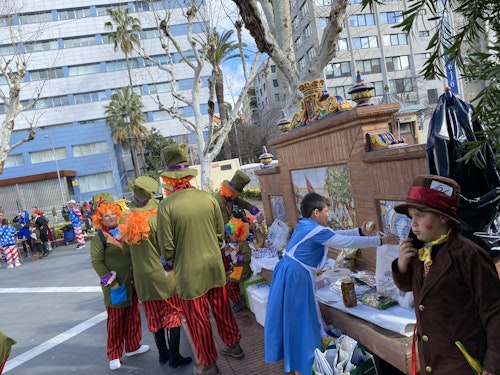 El tiempo da una tregua y llena San Francisco de disfraces