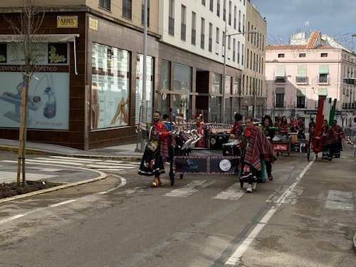 El tiempo da una tregua y llena San Francisco de disfraces