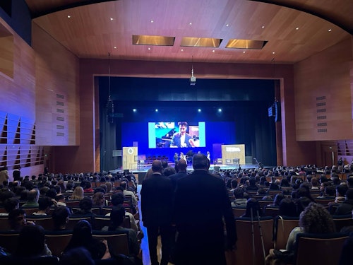 La Reina Letizia derrocha simpatía en Salamanca