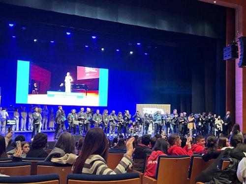 La Reina Letizia derrocha simpatía en Salamanca