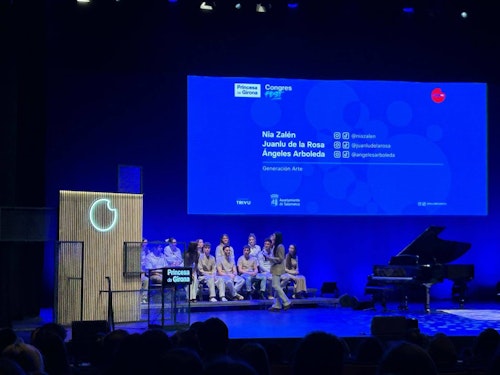 La Reina Letizia derrocha simpatía en Salamanca