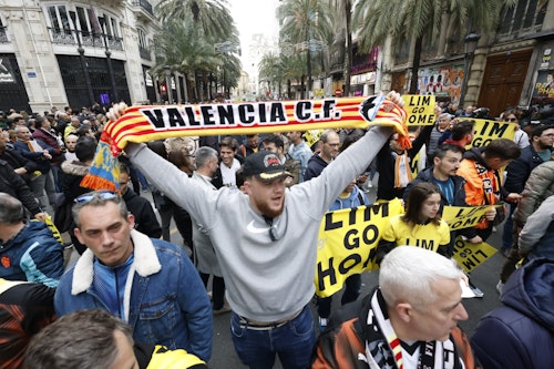 Así hemos contado la manifestación del valencianismo contra Peter Lim