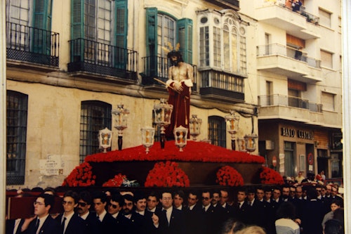 La lluvia afecta a dos procesiones y empaña un Domingo de Ramos sin seis cofradías en la calle