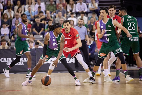 Paliza del Unicaja, sin piedad ante el Covirán Granada (62-90)