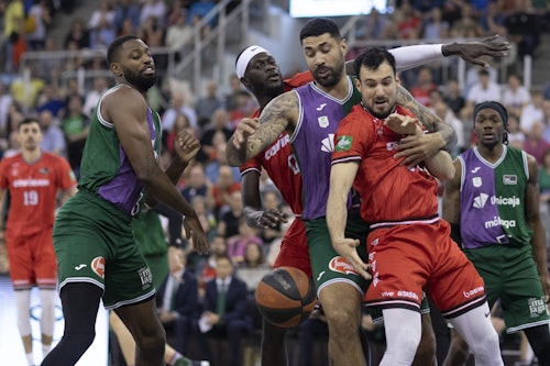 Paliza del Unicaja, sin piedad ante el Covirán Granada (62-90)