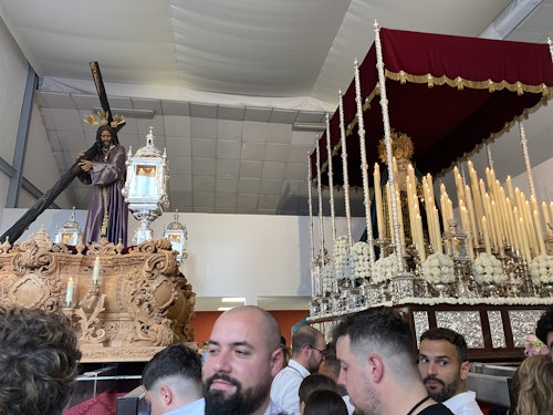 Martes Santo completo en Málaga con todas las cofradías en la calle