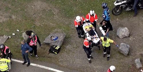 Jueves negro en la Itzulia: Vingegaard, Evenepoel y Roglic, los tres favoritos, abandonan tras una gravísima caída