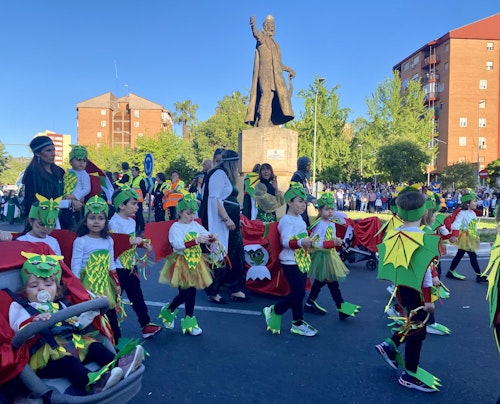 Así hemos narrado el desfile de San Jorge en Cáceres
