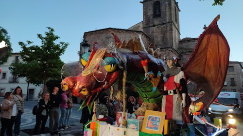 Así hemos narrado el desfile de San Jorge en Cáceres