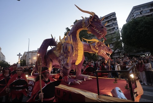 Así hemos narrado el desfile de San Jorge en Cáceres