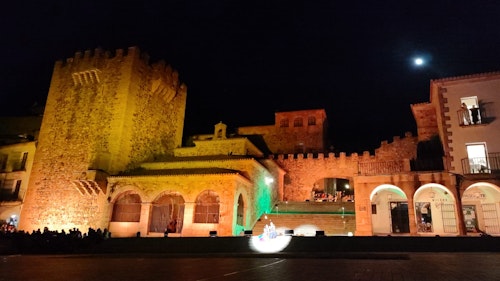 Así hemos narrado el desfile de San Jorge en Cáceres