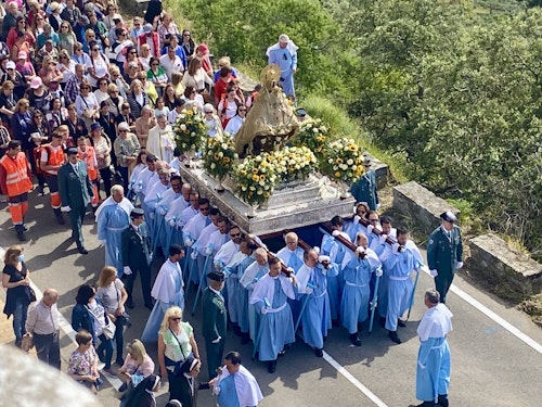 Bajada de la Virgen de la Montaña: el centro de Cáceres recibe a la patrona de la ciudad