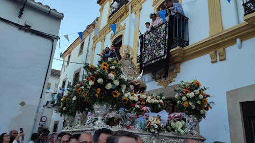 Bajada de la Virgen de la Montaña: el centro de Cáceres recibe a la patrona de la ciudad