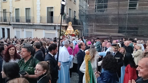 Bajada de la Virgen de la Montaña: el centro de Cáceres recibe a la patrona de la ciudad