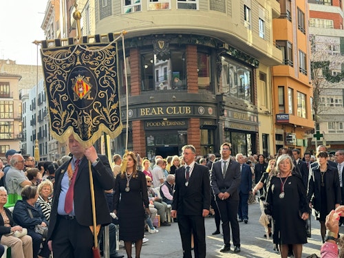 La Virgen de los Desamparados llena de devoción las calles de Valencia