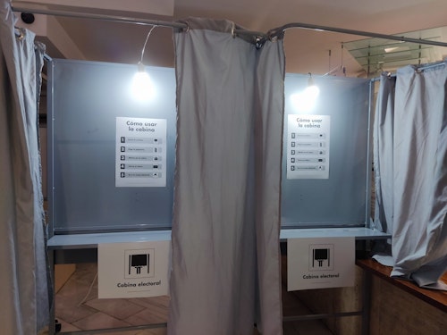 La participación a las 18.00 horas en la Región se queda en el 37,6%, 11,3 puntos menos que en 2019