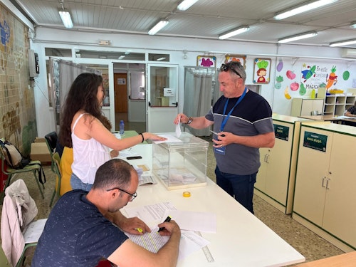 La participación a las 18.00 horas en la Región se queda en el 37,6%, 11,3 puntos menos que en 2019