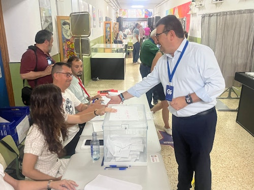 La participación a las 18.00 horas en la Región se queda en el 37,6%, 11,3 puntos menos que en 2019