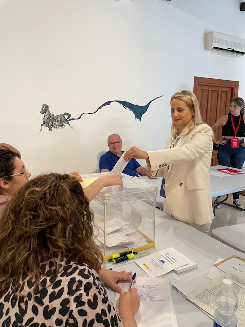 La participación a las 18.00 horas en la Región se queda en el 37,6%, 11,3 puntos menos que en 2019