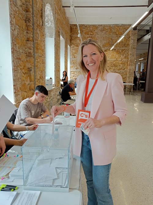 La participación a las 18.00 horas en la Región se queda en el 37,6%, 11,3 puntos menos que en 2019