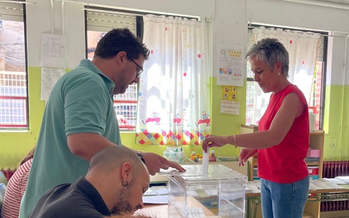 La participación a las 18.00 horas en la Región se queda en el 37,6%, 11,3 puntos menos que en 2019