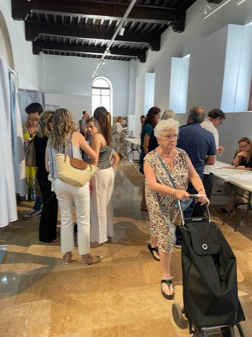 La participación a las 18.00 horas en la Región se queda en el 37,6%, 11,3 puntos menos que en 2019