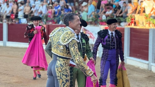 Todos a hombros con emotivos Victorinos en Guijuelo