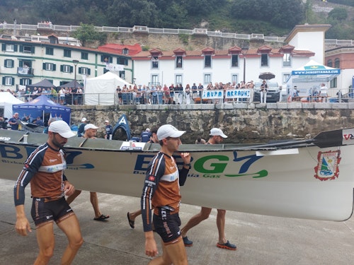 En directo, la primera jornada de la Bandera de La Concha: dominio aplastante de Urdaibai, que mete 14 segundos a Zierbena, segundo clasificado