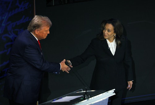 Harris y Trump inician el debate defendiendo sus propuestas económicas