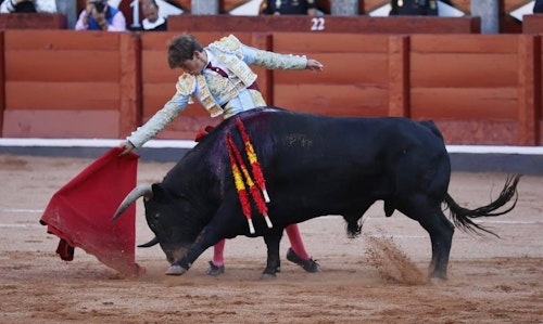 Puerta grande de Jesús de la Calzada en la primera de abono de la Feria taurina de Salamanca