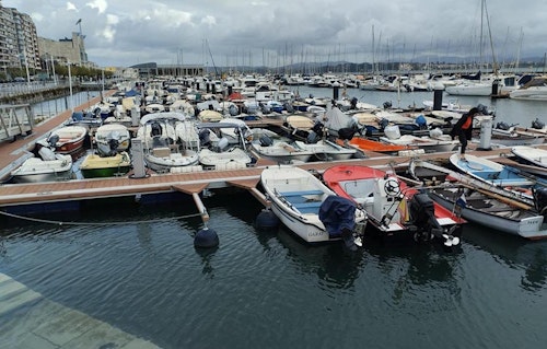 La marea viva lleva al límite a los muelles de Cantabria