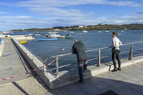 La marea viva lleva al límite a los muelles de Cantabria